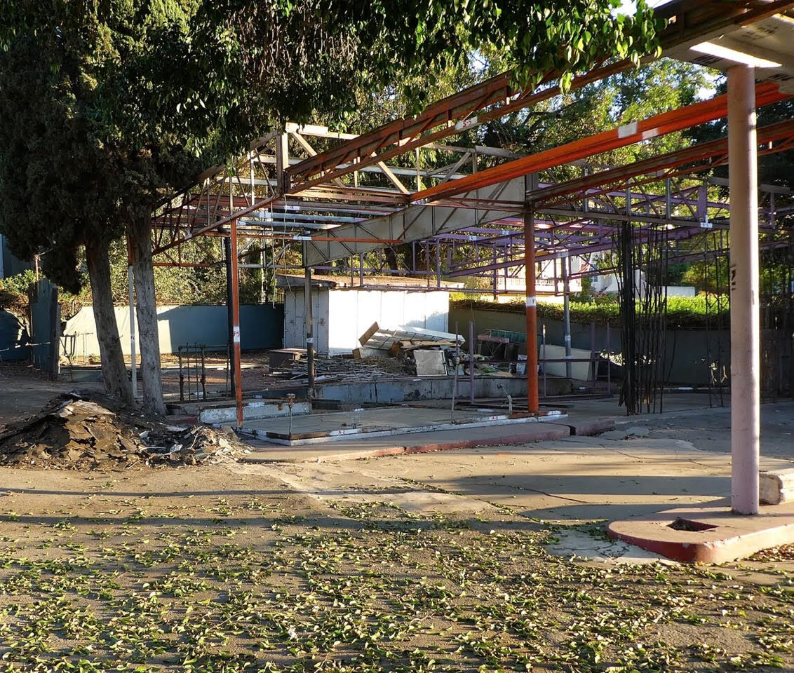 Former Silver Lake Texaco gas station
